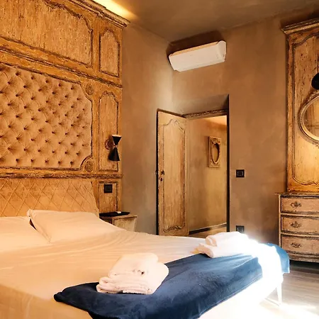 Crocifisso Deluxe Apartment